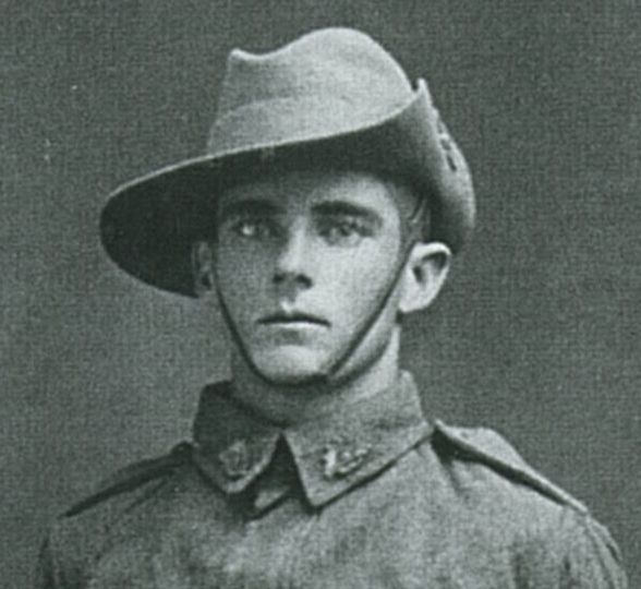 Photo of photos/Murdoch William McLennan 1898-1918 soldier portrait_crop